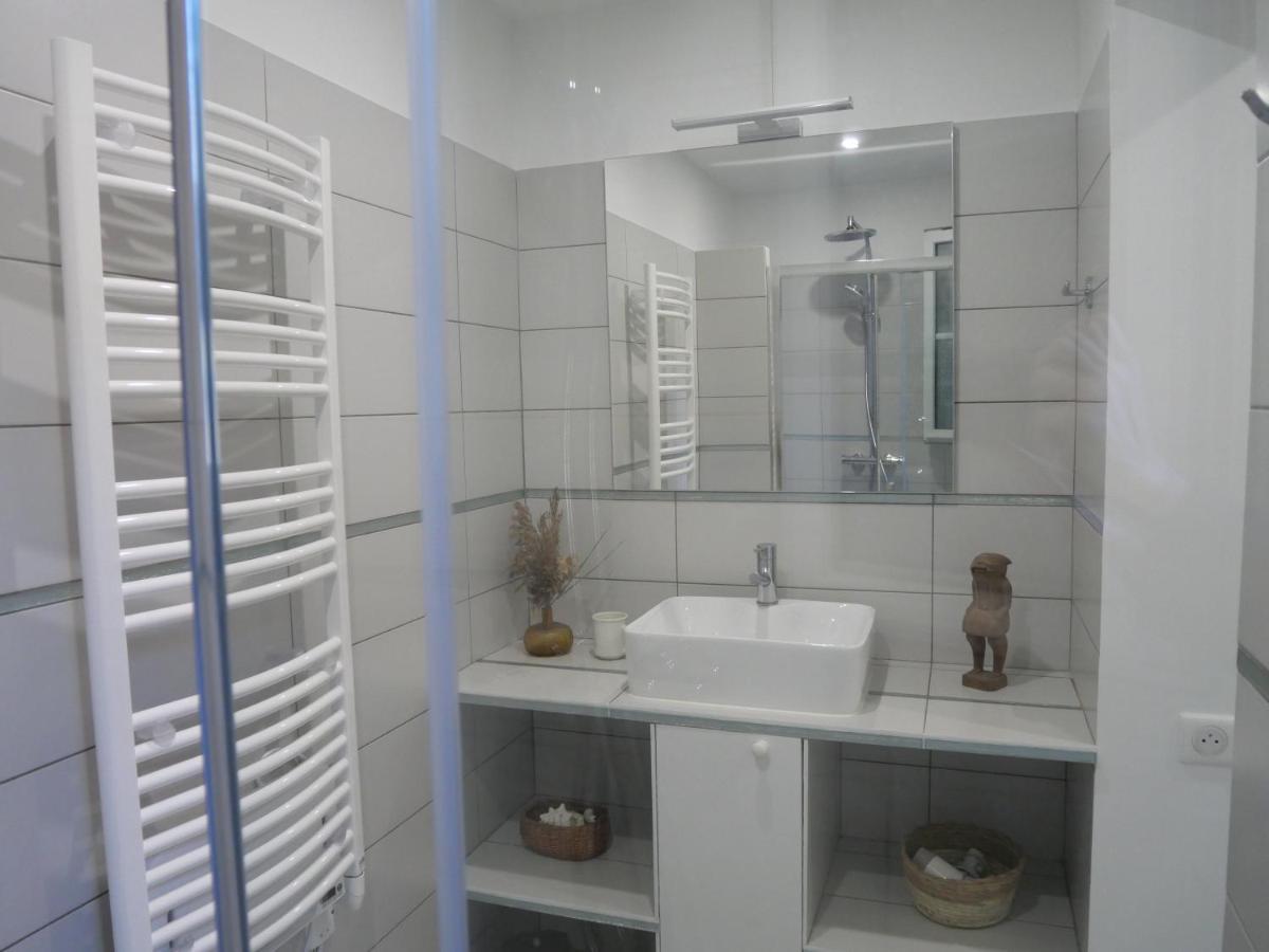 アンバーレ・エ・ラグラーヴ Batisse En Pierre XVII Siecle 115 M² Avec Terrasseヴィラ エクステリア 写真